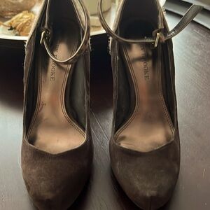 Audrey Brooke ankle strap, high heel slightly used size 7 suede like material.